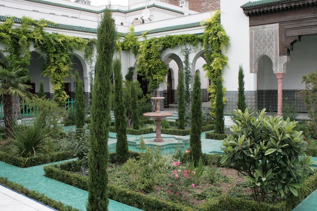 Paris Mosque in France (garden)